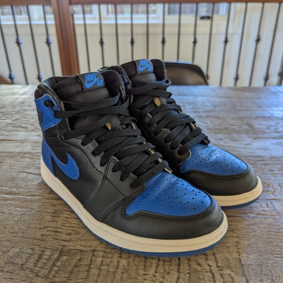 Air Jordan 1 Royal 2017 (Size 8.5) - Picture 4 of 9